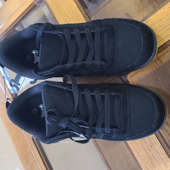 Mens shoes - Picture 3 of 4